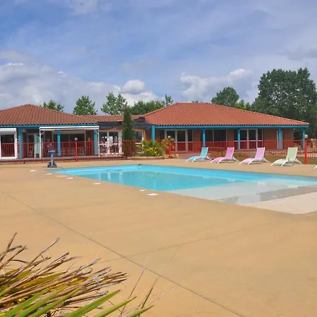 Nid Douillet Holiday park Poncins